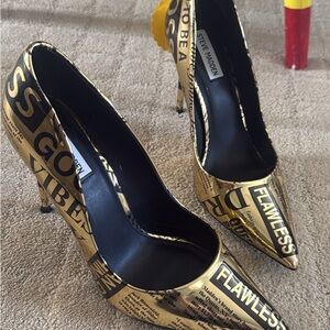 Steve Madden Black and Gold Graphic Heels
